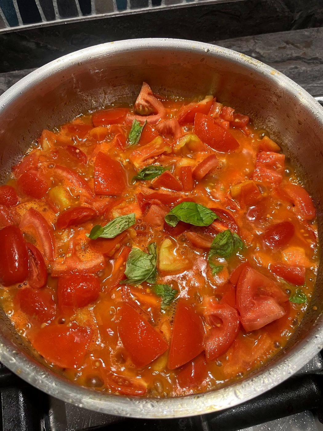 Fresh tomato sauce with basil